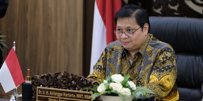 Airlangga: Tren Perkembangan Mingguan Covid-19 di Indonesia Jauh Menurun