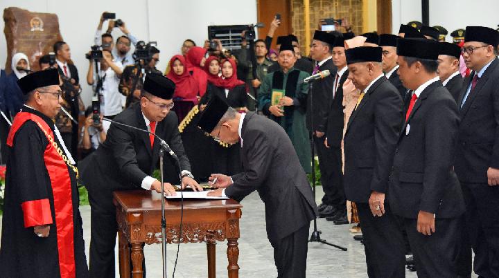Baru Dilantik, Anggota DPRD Riau Ramai-Ramai Gadaikan SK ke Bank