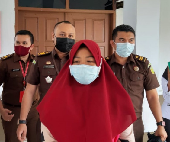 Terlibat Korupsi, Oknum Bendahara Desa di Pelalawan Ditahan Jaksa