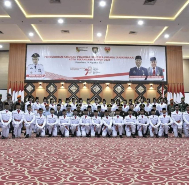 Sabarudi Hadiri Pengukuhan Paskibraka Pekanbaru