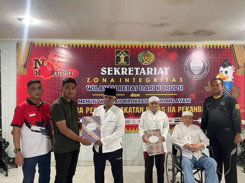 Remisi Kemanusiaan: 4 Napi Lanjut Usia Lapas Pekanbaru Dapat Potongan Hukuman