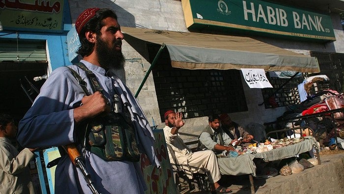 Analisis Pakar soal Logistik Taliban: Uang dari Kokain-Senjata dari Rusia