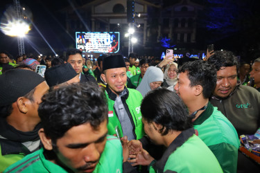 Sahur On The Road Pekanbaru 2026, Wali Kota Agung Nugroho Bagikan 5 Motor untuk Driver Ojol