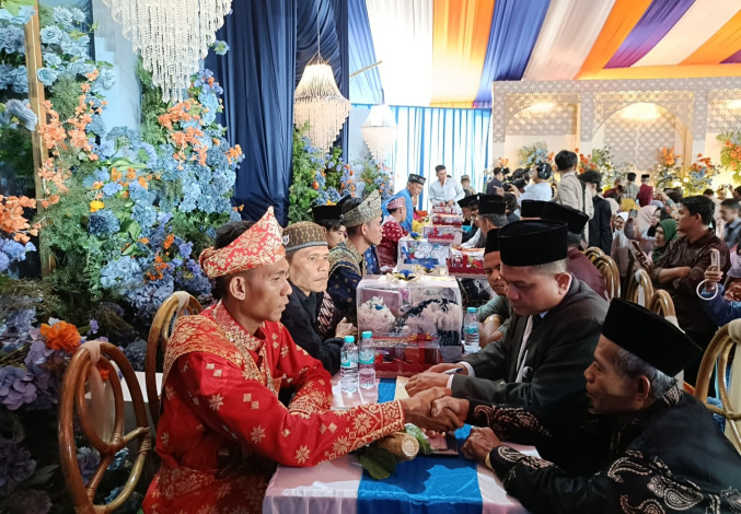 Nikah Massal Pemko Pekanbaru 2025 Pecahkan Rekor MURI, 71 Pasangan Resmi Dinikahkan