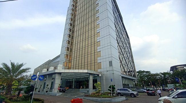 Asap Mengepul di Menara Bank Riau Kepri Syariah, Nasabah Tetap Bisa Transaksi Online