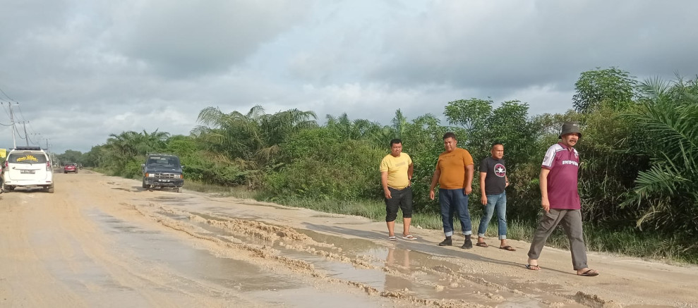 Dit Intelkam Polda Riau Cek Distribusi Logistik di Daerah Terisolir di Pelalawan