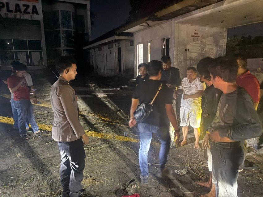 Polda Riau Bongkar Pesta Narkoba di Gedung Kosong Pekanbaru, 5 Orang Diamankan