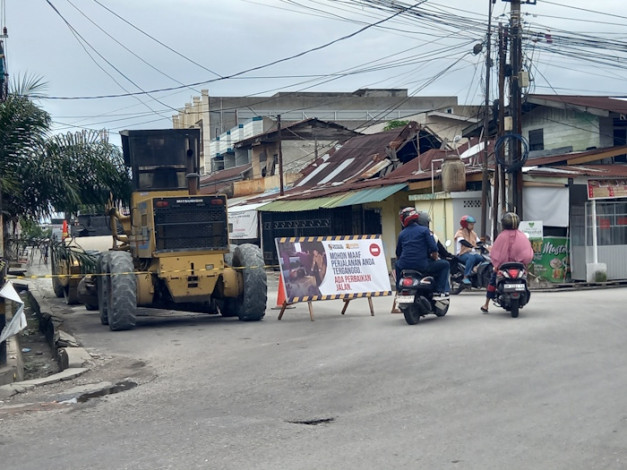 Setelah Jalan Pepaya, PUPR Pekanbaru Perbaiki Jalan Nenas yang Banyak Berlubang
