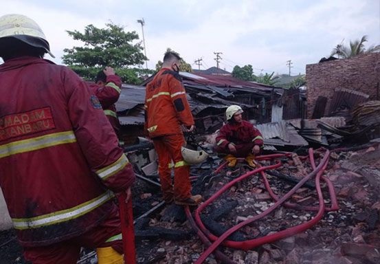 12 Unit Rumah Hangus Dilalap Si Jago Merah di Kampung Dalam Pekanbaru