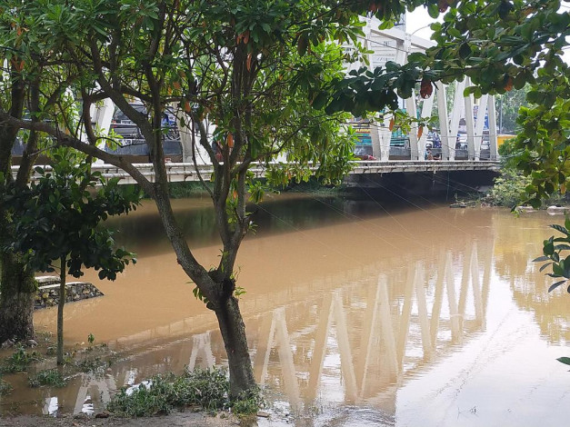 Warga Was-was, Debit Air Sungai Sail Pekanbaru Semakin Naik