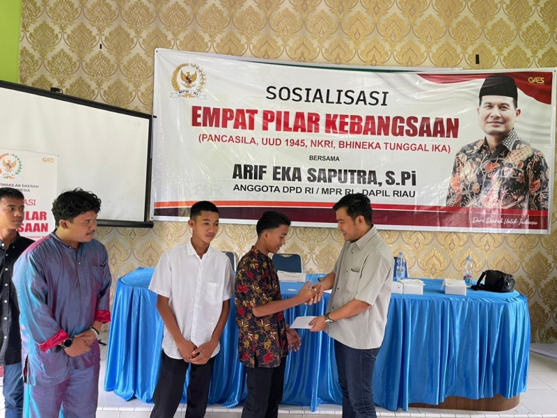 Menjaga Iman, Mengawal Persatuan: Empat Pilar MPR RI Disosialisasikan kepada Pemuda Remaja Masjid Kuok