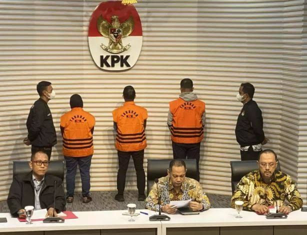 KPK Limpahkan Berkas Eks Pj Wali Kota Pekanbaru, Ini Temuan Mengejutkan!