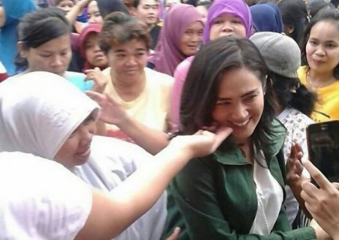 Mulan Jameela Di-Bully karena Wajahnya Diduga Dicolek