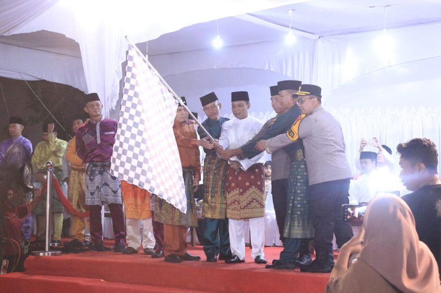 Semarak Pawai Takbir Idulfitri 1445 H di Pekanbaru, Ketua DPRD Ajak Masyarakat Eratkan Silaturahmi Selasa malam