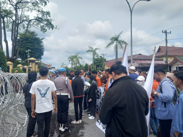 Puluhan Mahasiswa Juga Kepung Mapolda Riau, Kritik Pungli hingga Korupsi