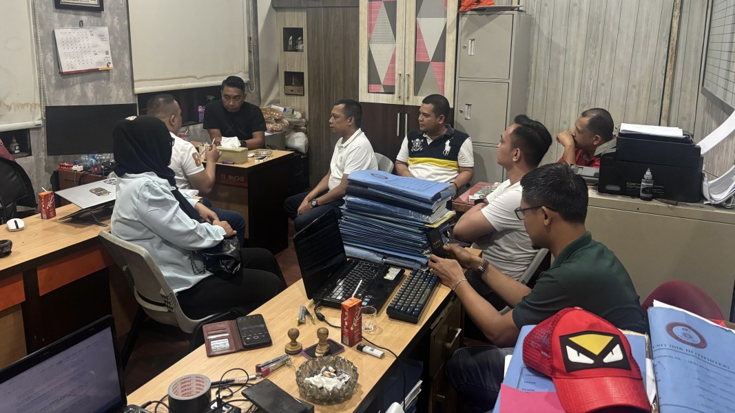 Muflihun Datangi Polresta Pekanbaru, Laporkan Dugaan Pemalsuan Tanda Tangan SPPD