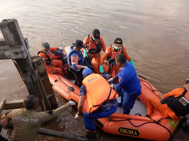 Ibu-Anak di Mobil yang Nyemplung di Sungai Kahayan Ditemukan Tewas