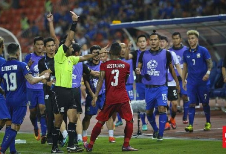 Kena kartu Merah di Final Piala AFF, Abduh Lestaluhu Bercerita Kepada Jokowi