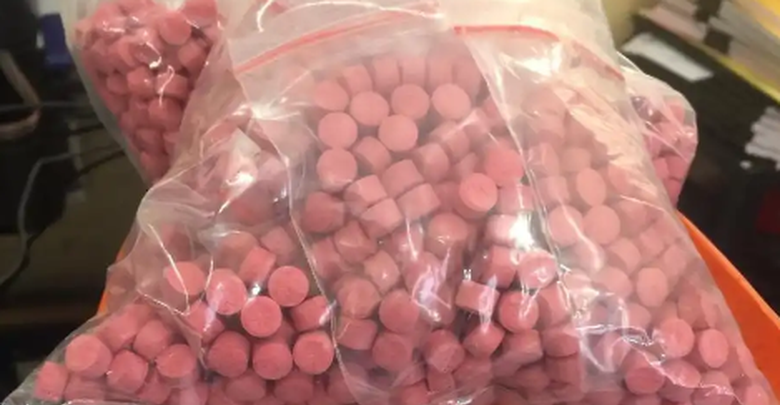 Jemur Pakaian, IRT di Riau Kaget Temukan Tas Berisi Ribuan Ekstasi