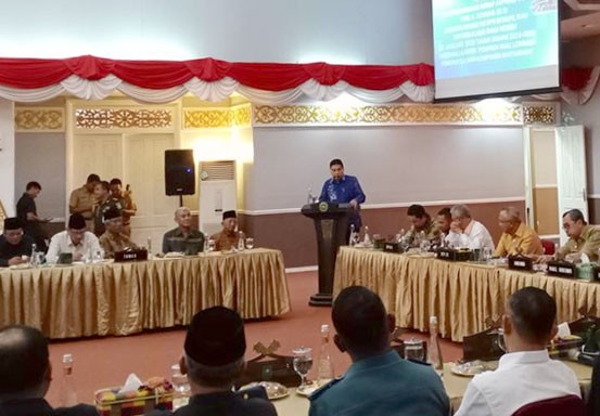 Dari 13 Anggota DPR RI Asal Riau, Hanya 5 Orang Hadiri Pertemuan Bersama Gubri dan Bupati/Walikota s