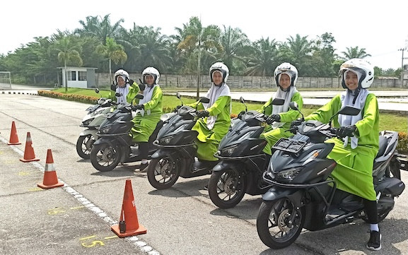 Honda Riau Beri Edukasi #Cari_Aman untuk Perempuan di Jalan Raya
