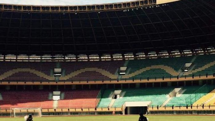 Dana Pemerintah Tak Ada, Manajemen PSPS Pakai Uang Sendiri Rawat Rumput Stadion Utama