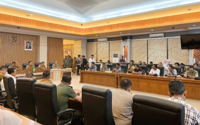 Ricuh Aksi Tolak Relokasi TNTN, Perwakilan Massa Diterima di Kantor Gubernur Riau