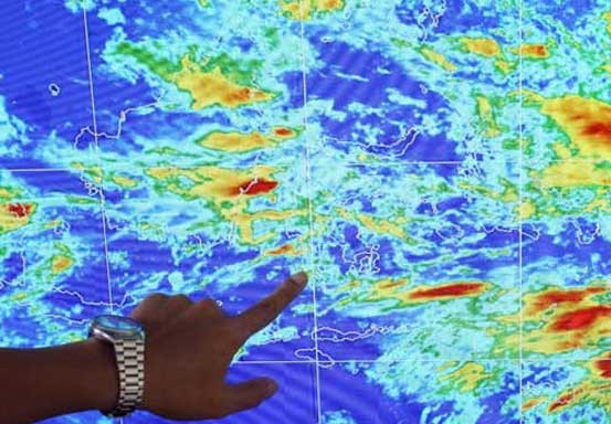 Info Cuaca! Hujan Disertai Petir dan Angin Kencang akan Mengguyur Riau