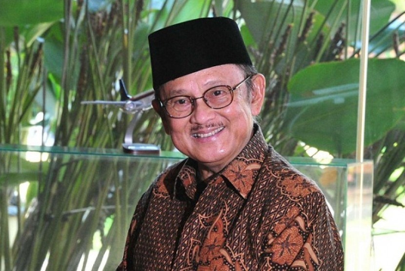 Habibie Optimistis Demokrasi di Indonesia Semakin Baik