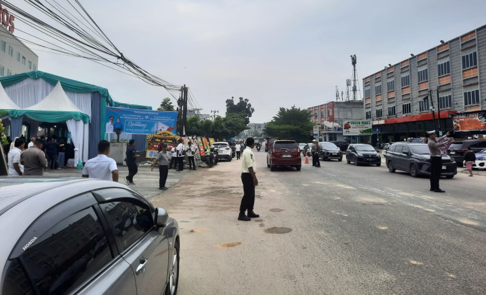 Mau Pamer Nama Besar? RS Awal Bross Bikin Pengguna Jalan Geram