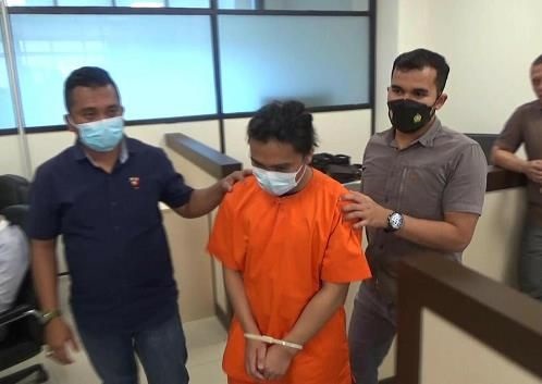 Polda Riau Tangkap Pelaku Pinjol, Foto Korban Diedit Jadi Gambar Porno