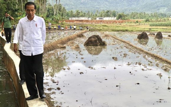 Tawa Jokowi Ketika Mendengar Indonesia Disebut Suku