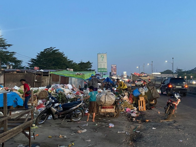 Pasar Pagi Arengka Pekanbaru Kembali Dipenuhi Sampah, Pedagang Resah