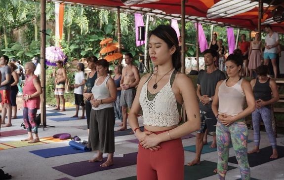 6 Gerakan Yoga Atasi Kram Perut saat Menstruasi