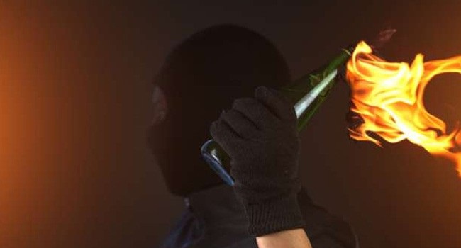 Polisi Masih Selidiki Pelempar Molotov di Rumah Petinggi FPI