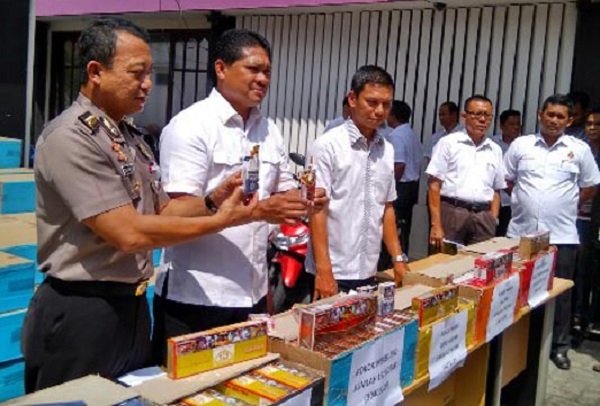 Polda Riau Amankan 60.400 Slop Rokok Cukai Palsu