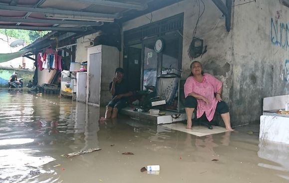Banjir Jakarta Rendam Permukiman Kemang hingga Pondok Gede