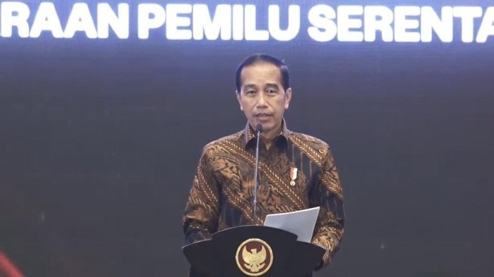 Jokowi Ingatkan Bawaslu Kepercayaan Kunci Sukses Pemilu, Ibarat Tanding Bola