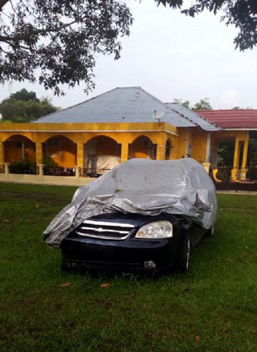 Mobil Dinas RSUD Bengkalis Terlantar