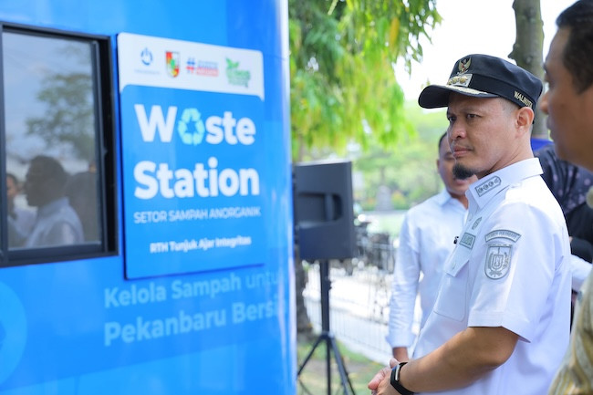 Wali Kota Pekanbaru Agung Nugroho Instruksikan Kabel Fiber Optik Dipindahkan ke Bawah Tanah