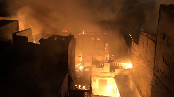 30 Rumah Dilalap Api di Kebakaran Permukiman Padat Tambora