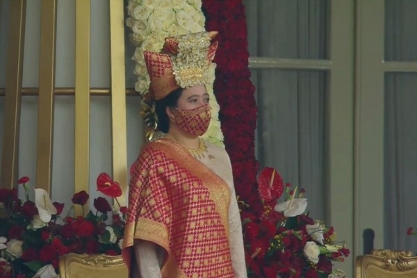 Kenakan Baju Adat Bundo Kanduang, Ketua DPR Puan Maharani Bacakan Teks Proklamasi