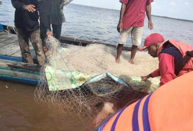 Tragis, Pria di Bengkalis yang Jatuh dari Sampan Ditemukan Tewas Tersangkut Jaring Nelayan