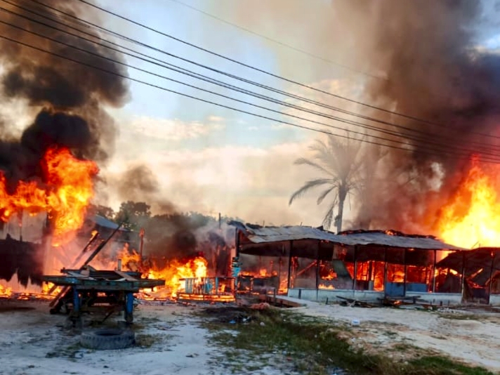 Tujuh Kios di Jalan SM Amin Pekanbaru Ludes Terbakar, Kerugian Capai Rp500 Juta