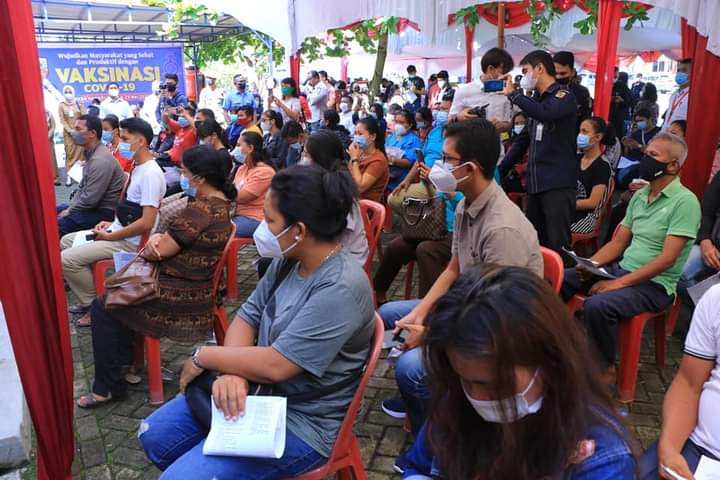Satgas Covid-19 Akan Bubarkan Vaksinasi Massal Jika Tidak Sesuai Prokes 