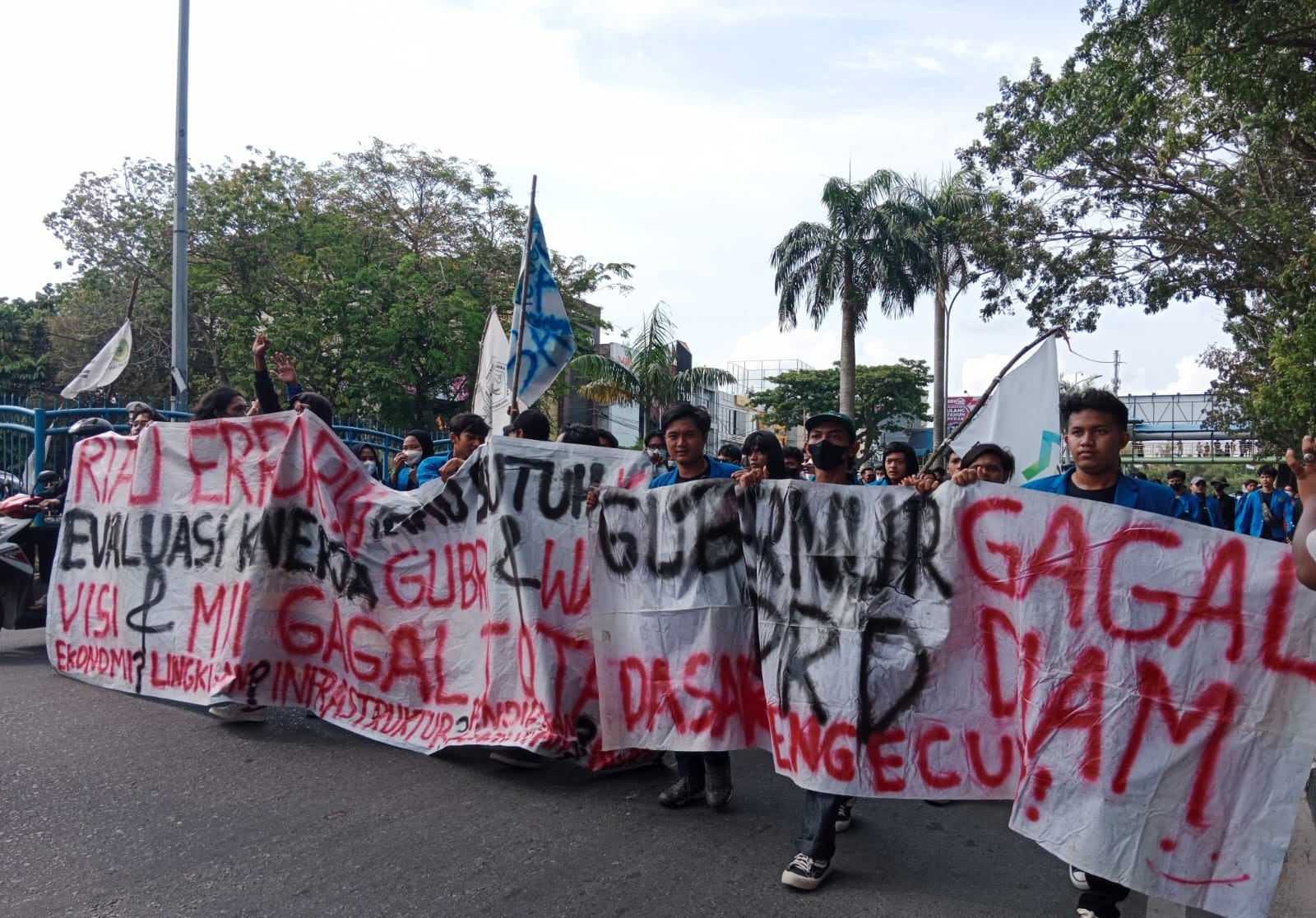 BEM UIR Minta DPRD Riau Evaluasi Kinerja Gubri