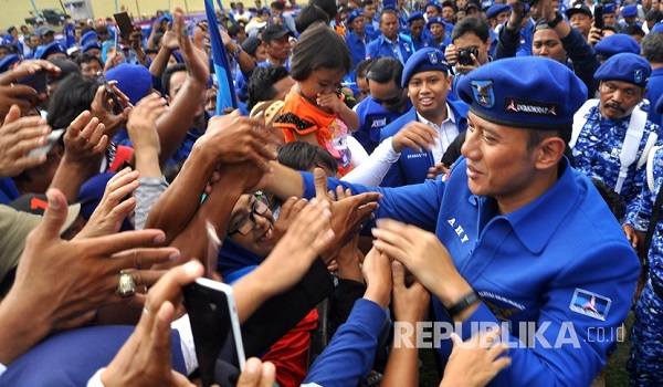 AHY Bisa Dampingi Jokowi atau Prabowo, Ini Respons Demokrat