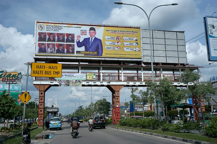 Ketua DPRD Bersama 8 Anggota Dewan Lainnya Pasang Iklan di Tempat Illegal