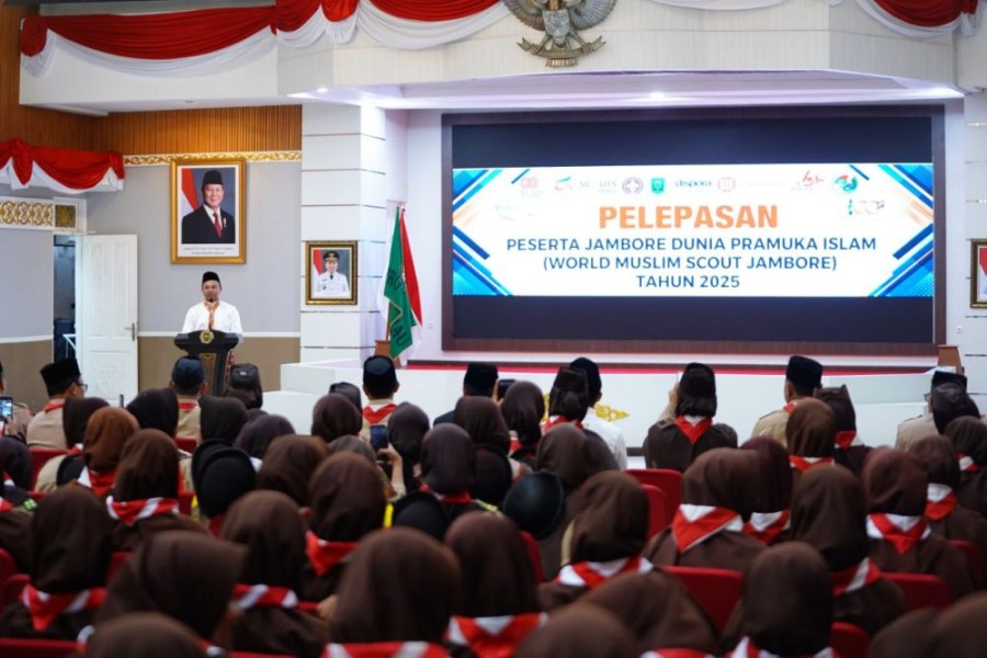 Gubernur Riau Abdul Wahid Lepas 665 Kontingen ke Jambore Dunia Pramuka Islam 2025