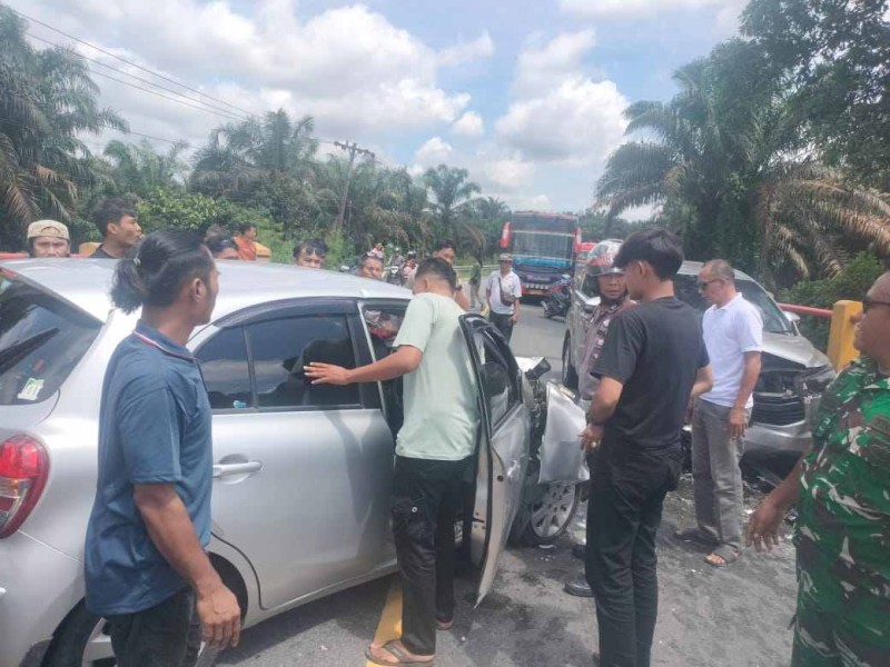 Kecelakaan di Jalan Lintas Timur Pelalawan, Satu Orang Tewas, Tiga Luka-luka